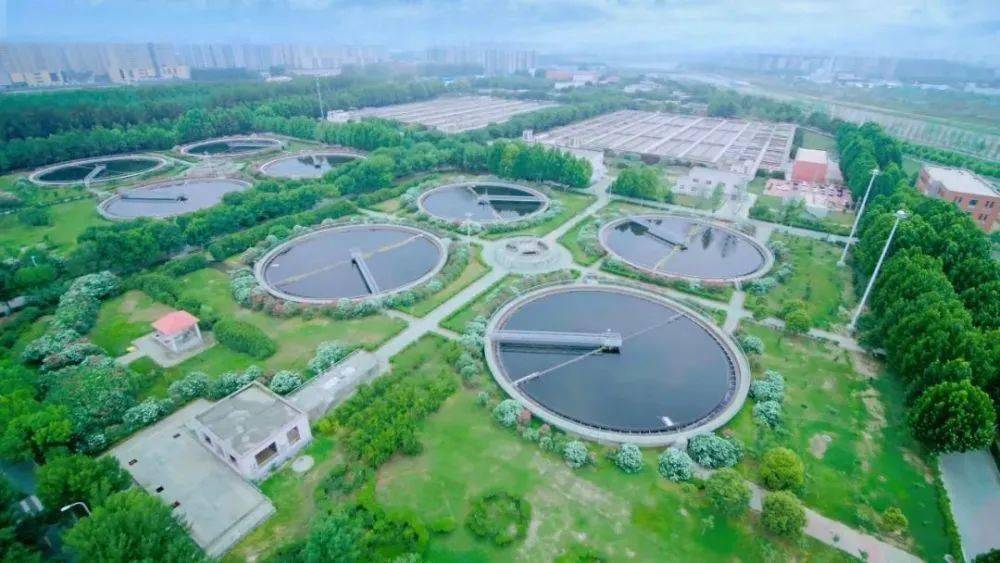 蜂窩斜管沉淀池頂部出現(xiàn)積泥怎么辦？